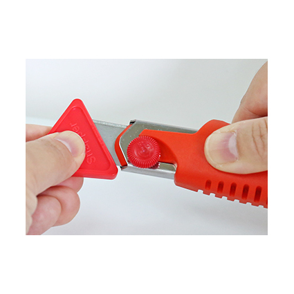 NT Cutter L-700RP, botier en plastique, lame 18 mm, rouge